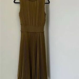 NWT - Nanette pleated sleeveless smock neck midi dress - olive green size 10